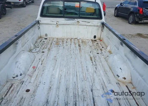 2000 Toyota Tundra z USA, uszkodzony, nr VIN 5TBJN3216YS060685